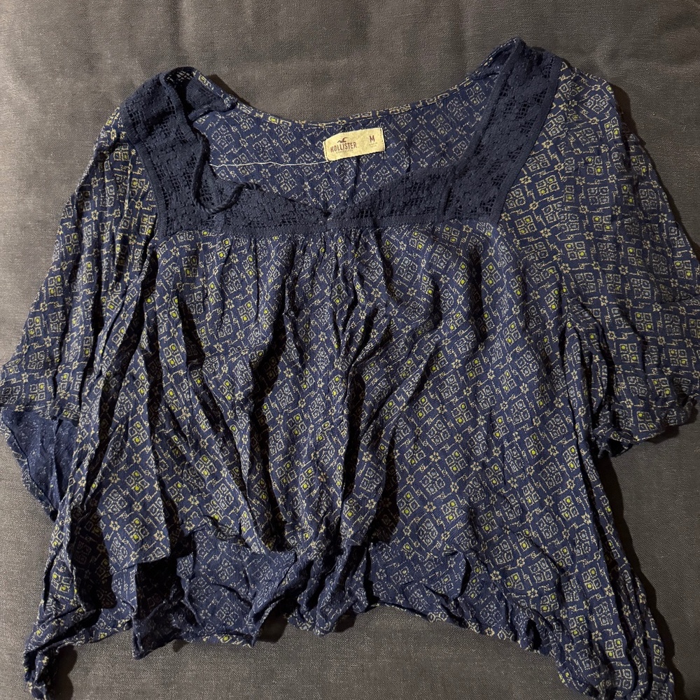 Hollister top